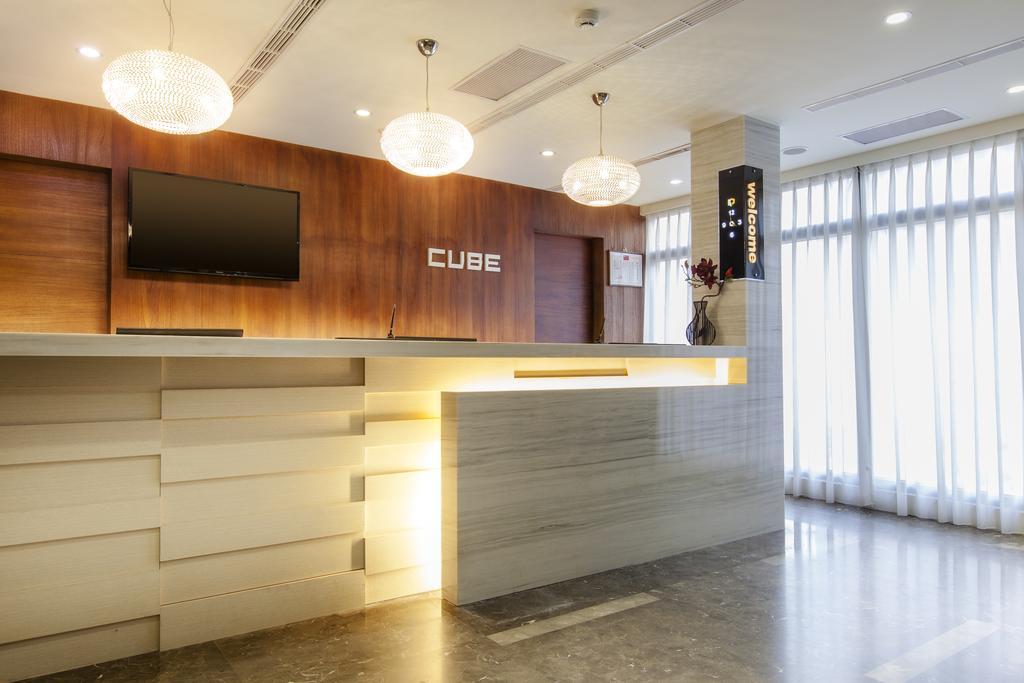 Hotel Cube Тайчжун Экстерьер фото