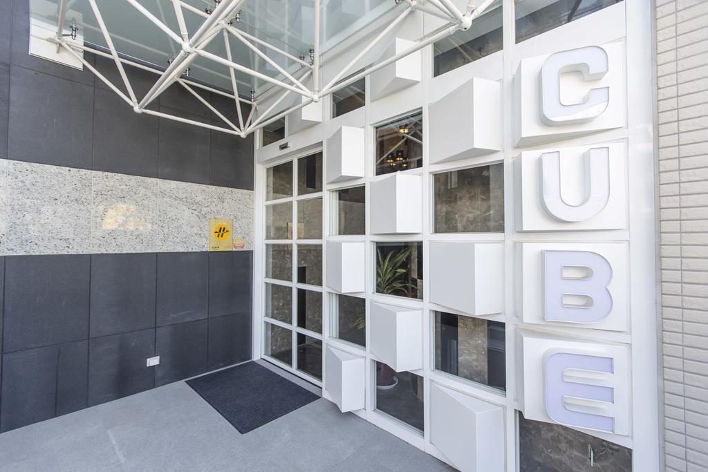 Hotel Cube Тайчжун Экстерьер фото