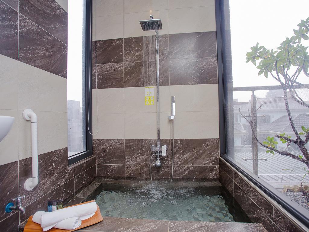 Hotel Cube Тайчжун Экстерьер фото