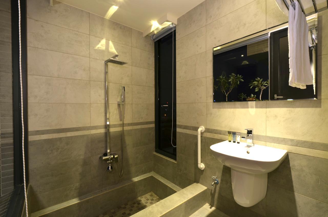 Hotel Cube Тайчжун Экстерьер фото